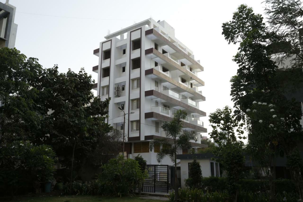 Emerald Vista Luxury Suites Pune Exterior photo