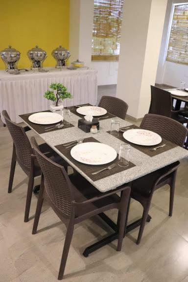 Emerald Vista Luxury Suites Pune Exterior photo