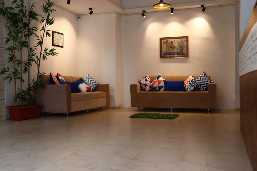 Emerald Vista Luxury Suites Pune Exterior photo