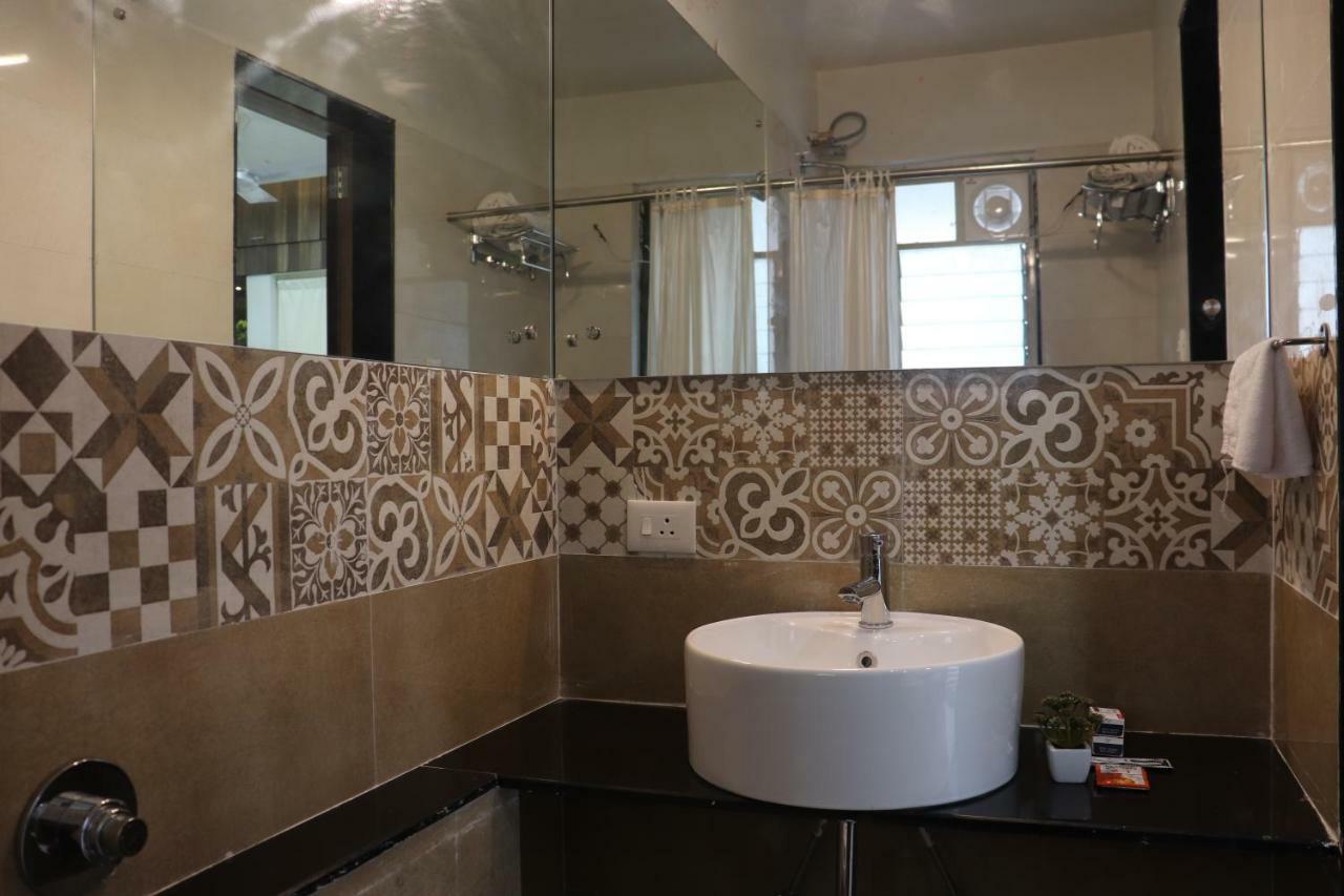 Emerald Vista Luxury Suites Pune Exterior photo