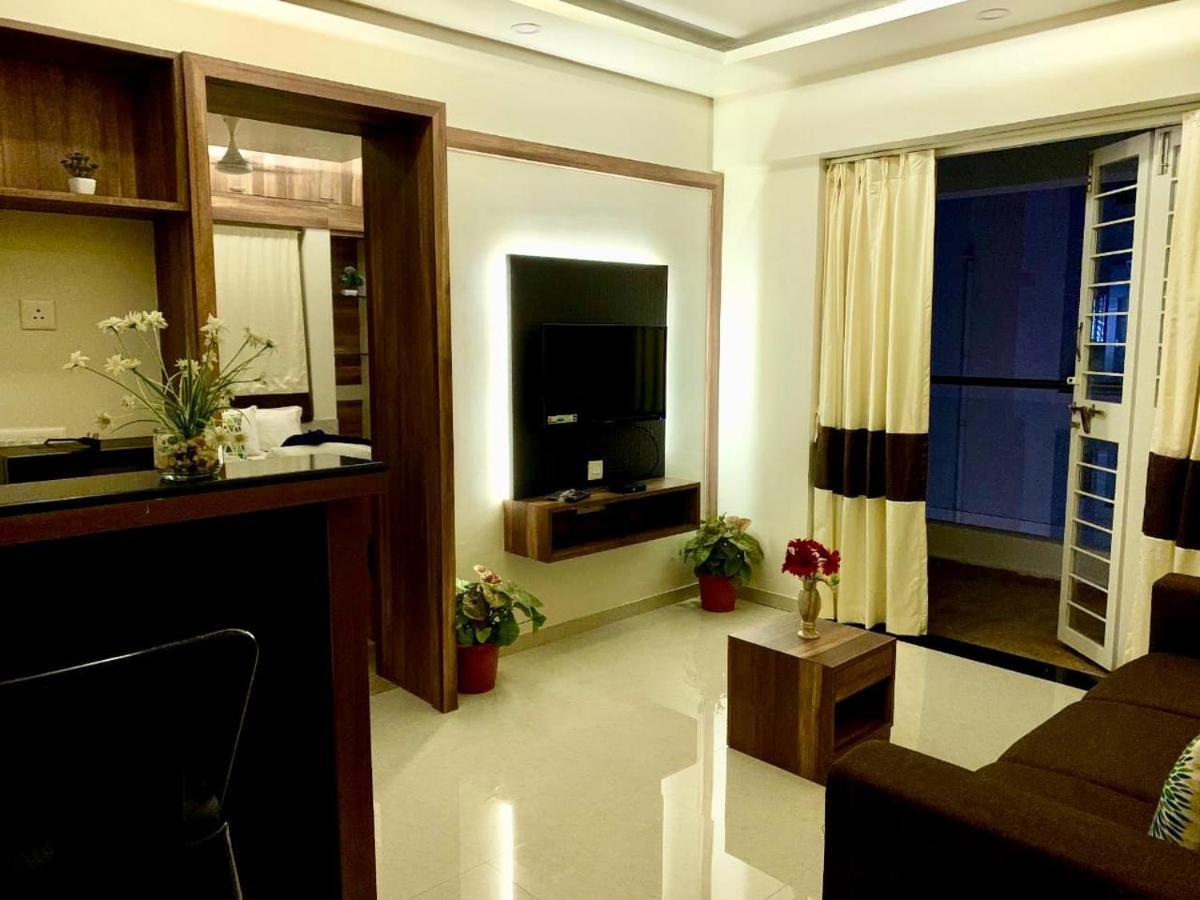 Emerald Vista Luxury Suites Pune Exterior photo